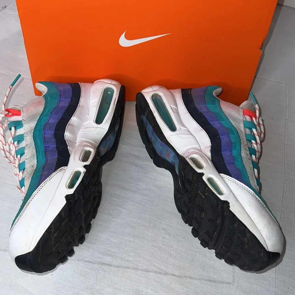 EUC Nike Air Max 95 - SIZE 12 AV7939-100 Discover Your Flash Crimson Jade OG QS - Picture 3 of 7